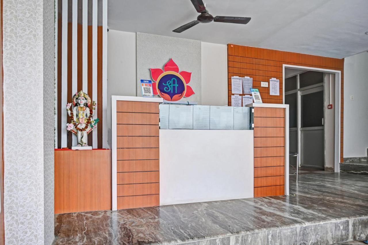فاراناسي Oyo 7498 Hotel Aparajita المظهر الخارجي الصورة