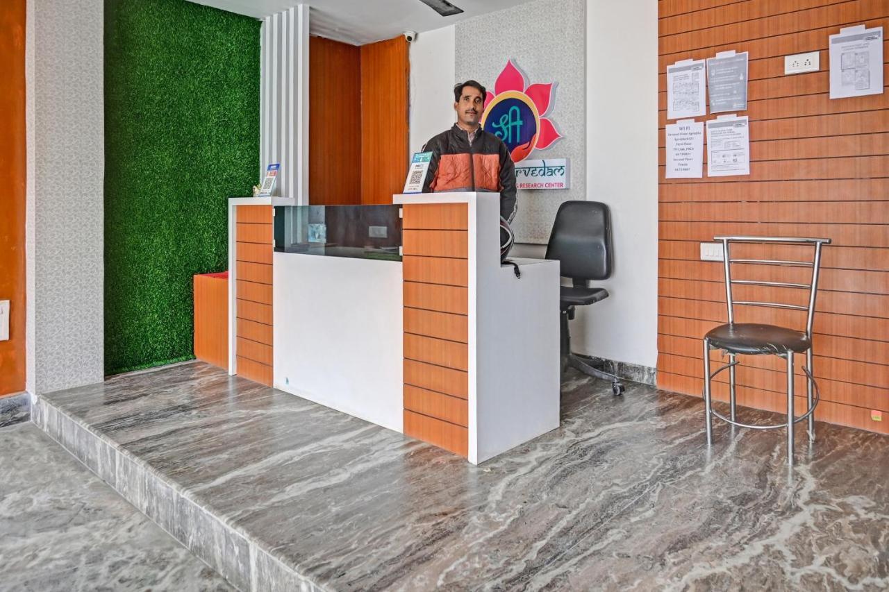 فاراناسي Oyo 7498 Hotel Aparajita المظهر الخارجي الصورة