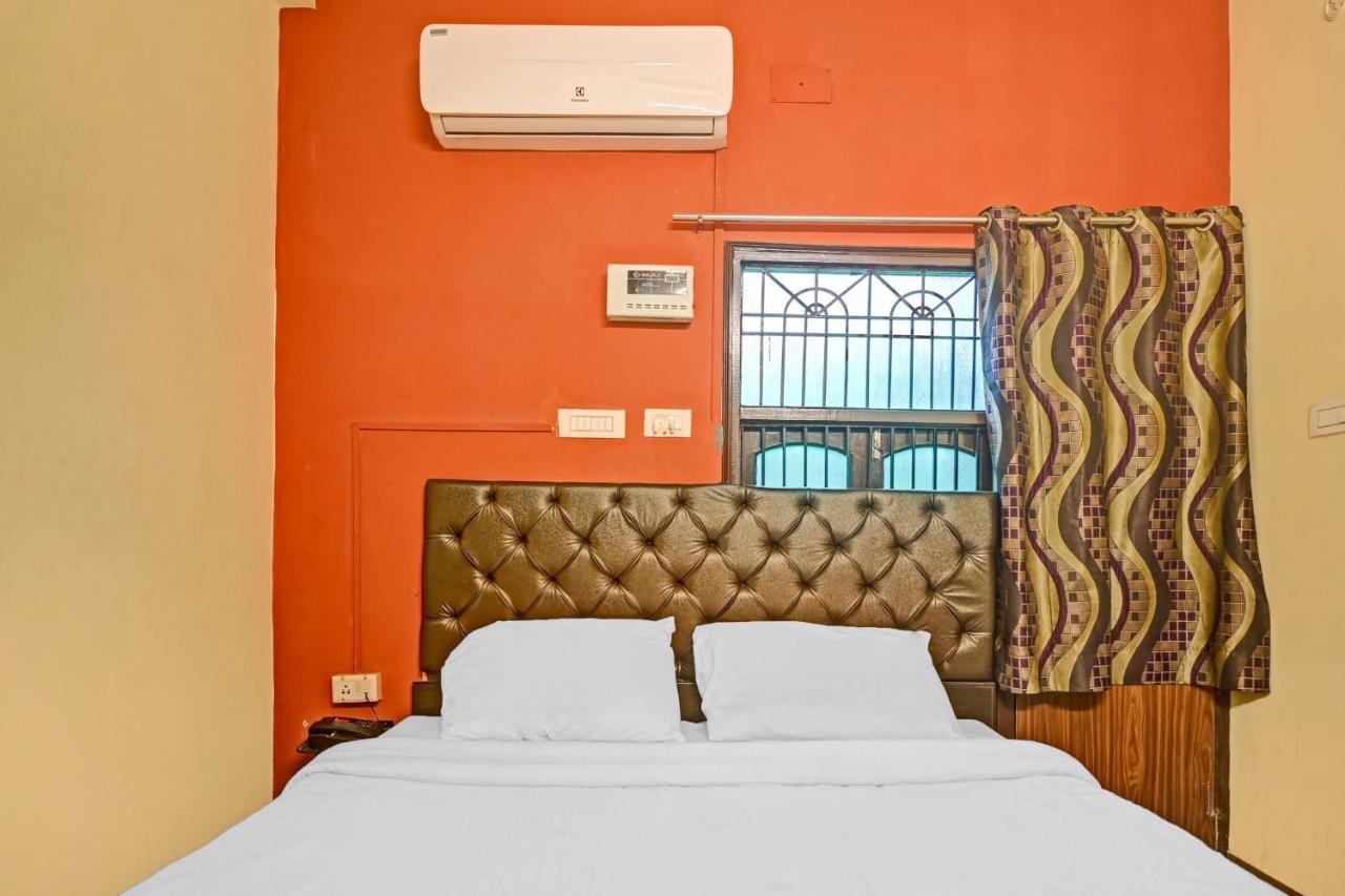 فاراناسي Oyo 7498 Hotel Aparajita المظهر الخارجي الصورة