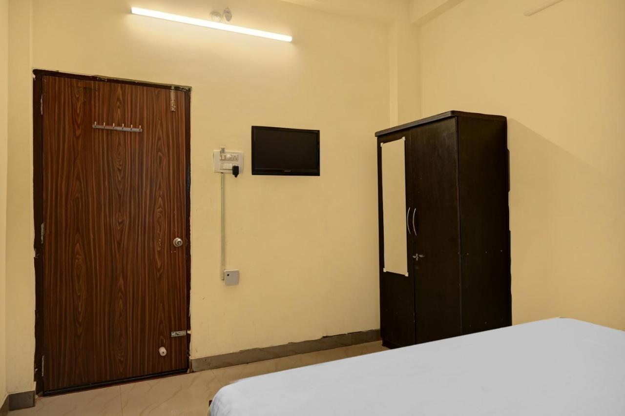 فاراناسي Oyo 7498 Hotel Aparajita المظهر الخارجي الصورة