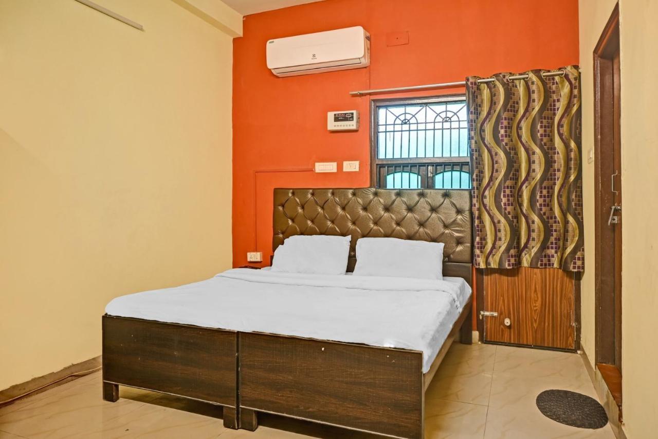 فاراناسي Oyo 7498 Hotel Aparajita المظهر الخارجي الصورة