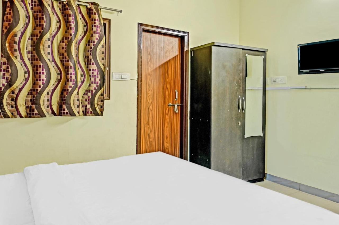 فاراناسي Oyo 7498 Hotel Aparajita المظهر الخارجي الصورة