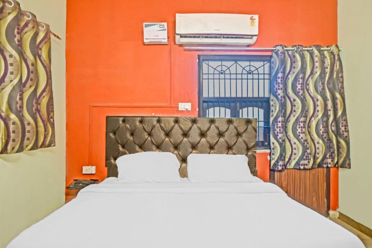 فاراناسي Oyo 7498 Hotel Aparajita المظهر الخارجي الصورة
