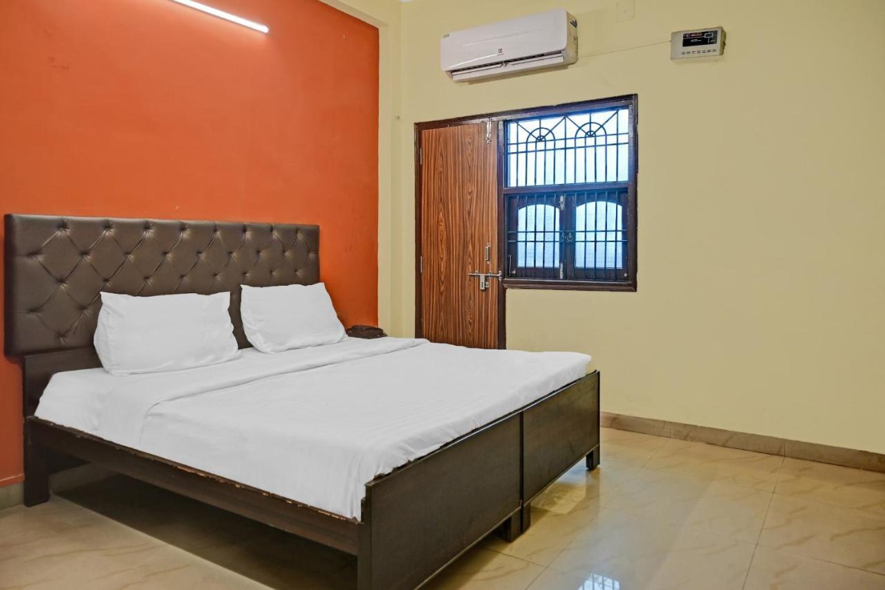 فاراناسي Oyo 7498 Hotel Aparajita المظهر الخارجي الصورة