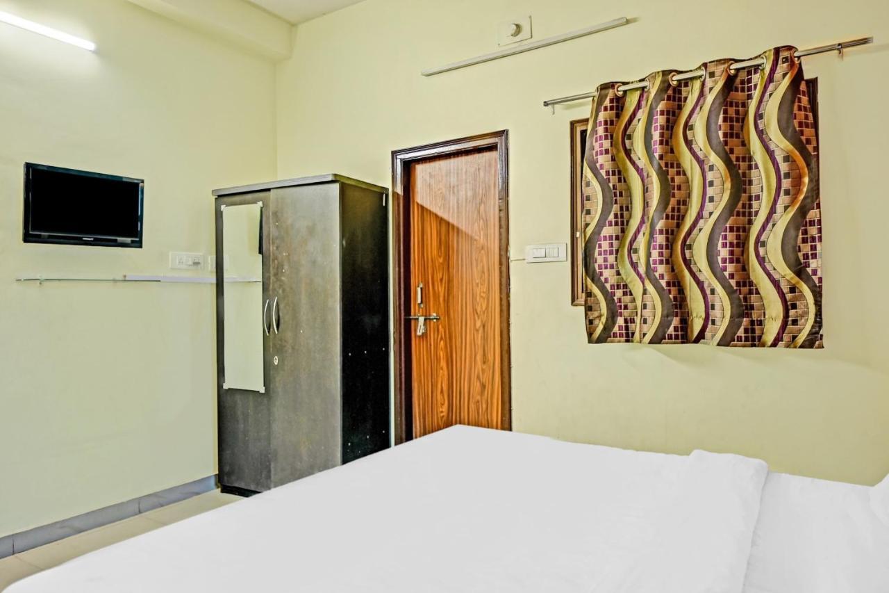 فاراناسي Oyo 7498 Hotel Aparajita المظهر الخارجي الصورة